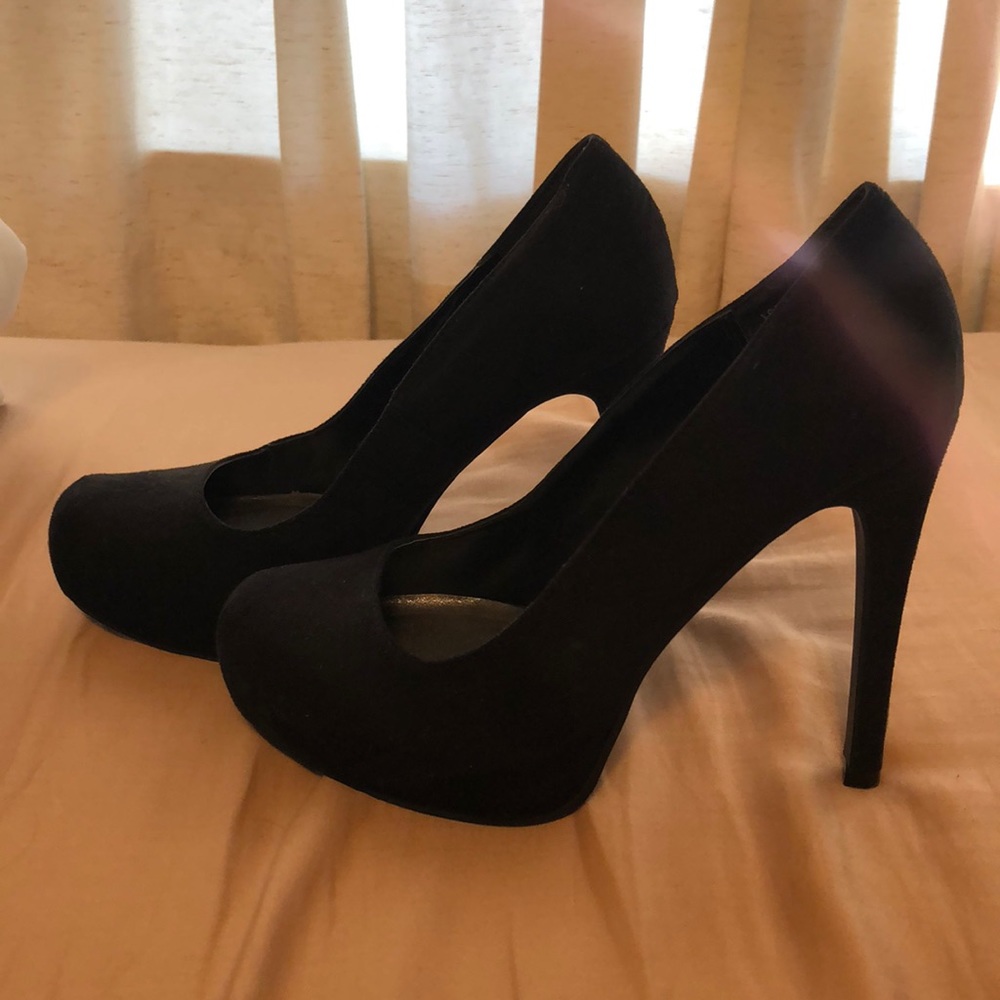 Kardashian Kollection Black heels